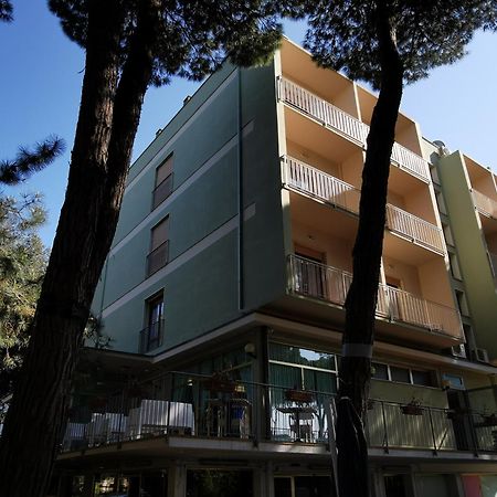 Hotel Pine Beach Rosolina Mare Eksteriør bilde