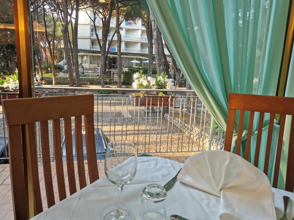 Hotel Pine Beach Rosolina Mare Eksteriør bilde