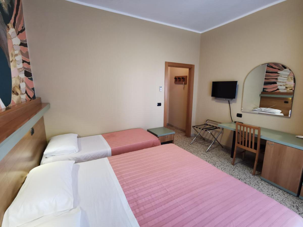 Hotel Pine Beach Rosolina Mare Eksteriør bilde