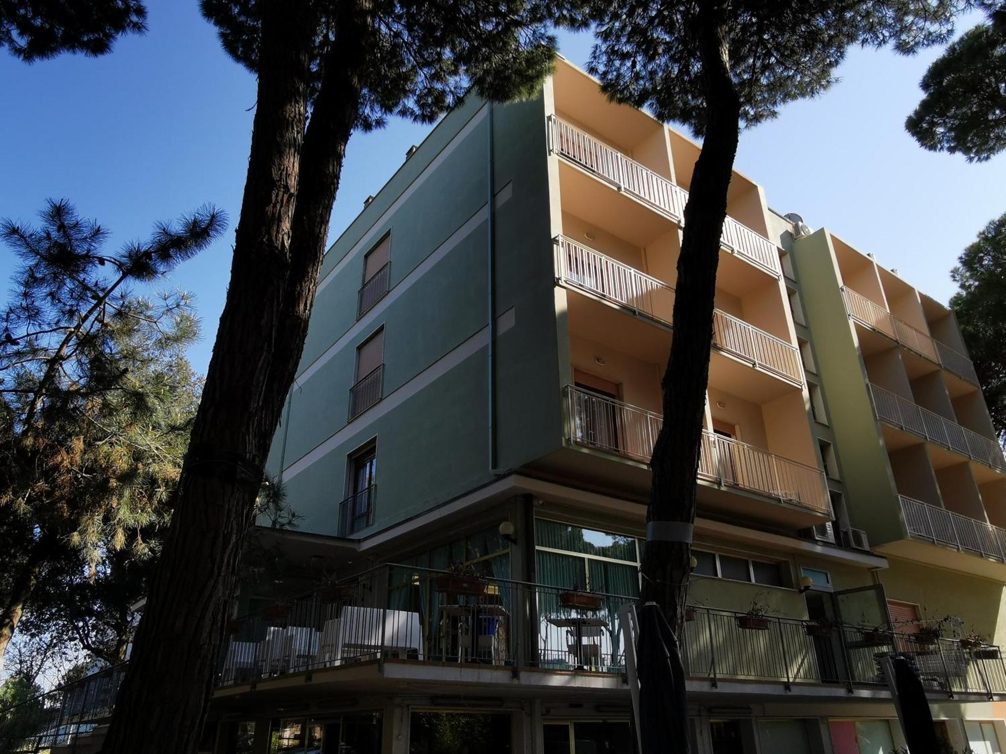 Hotel Pine Beach Rosolina Mare Eksteriør bilde