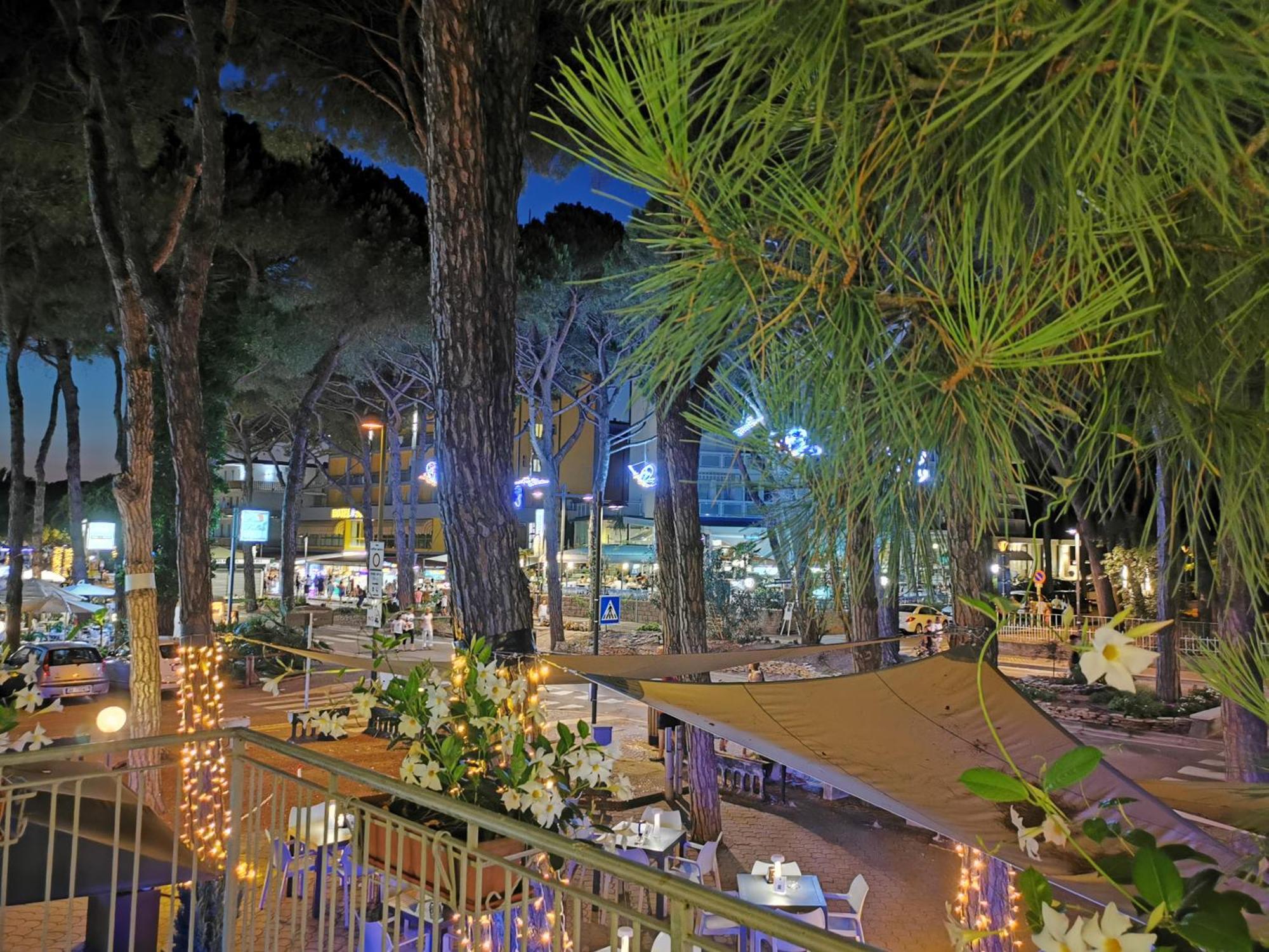 Hotel Pine Beach Rosolina Mare Eksteriør bilde