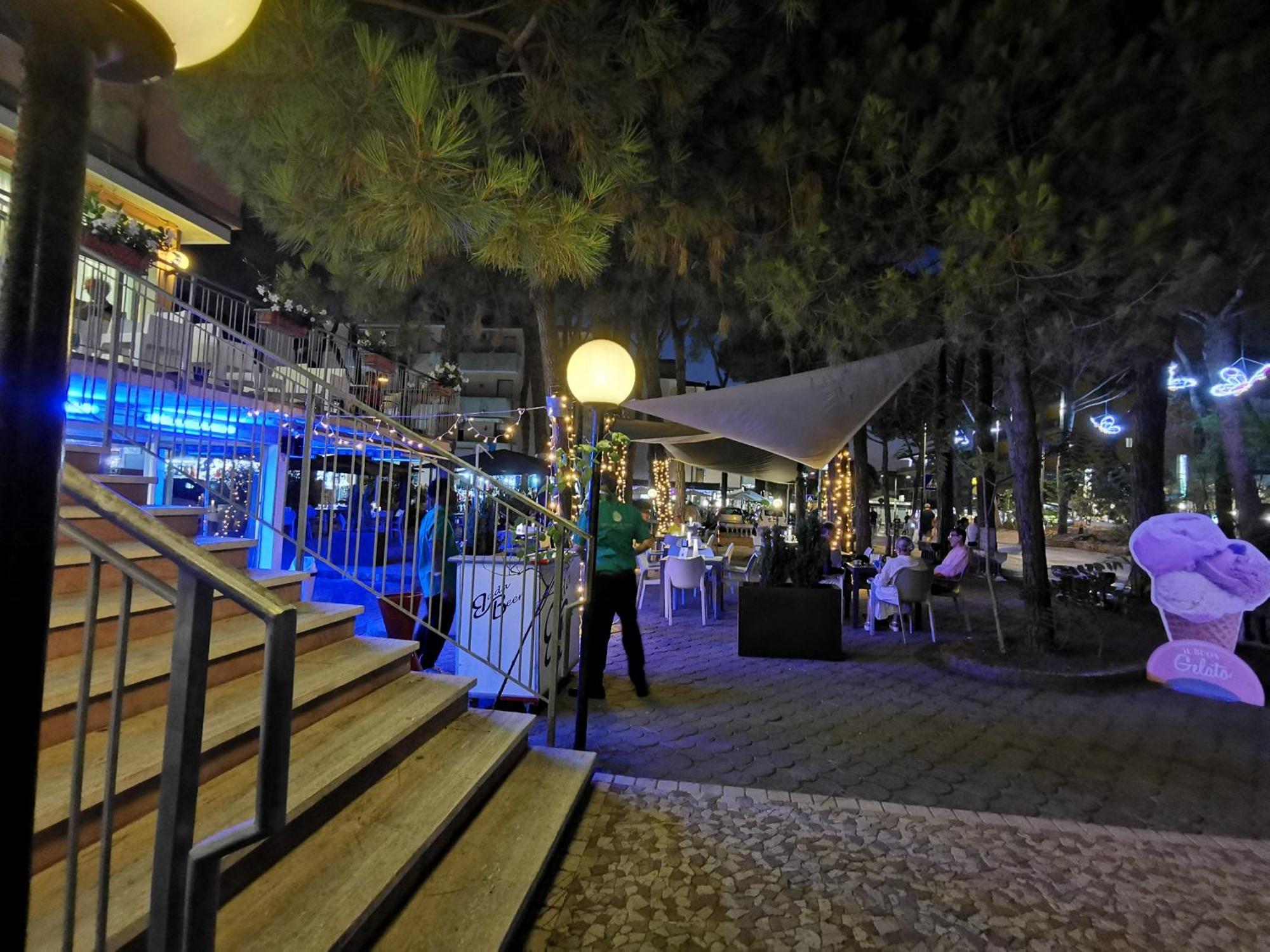 Hotel Pine Beach Rosolina Mare Eksteriør bilde